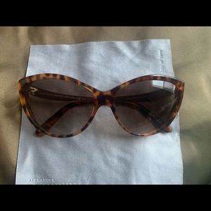 Alexander McQueen- Brown Cat-eyed Sunglasses